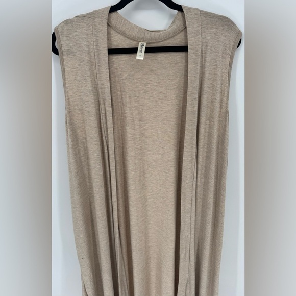 24/7 TAN open sleeveless cardigan split sides black size 1x - Picture 2 of 6